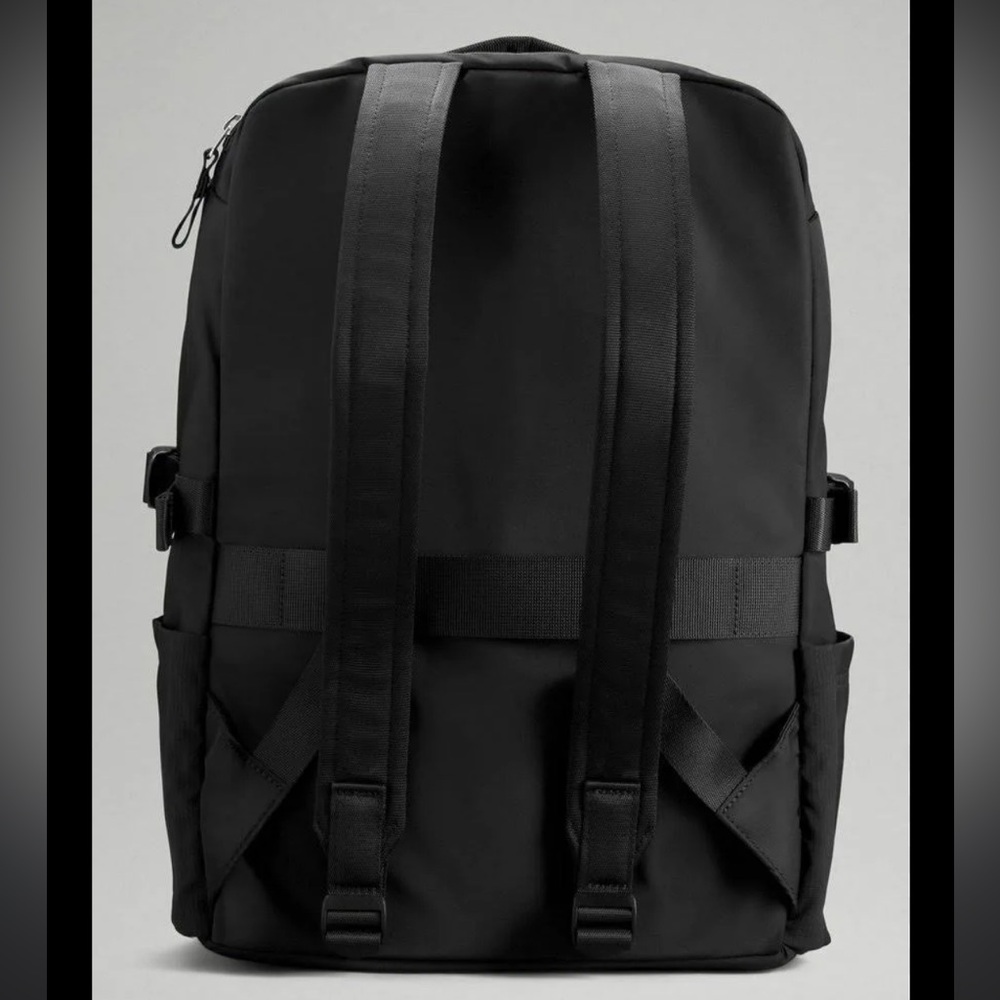 Lululemon Crew Backpack 22L Black EUC - Picture 6 of 7